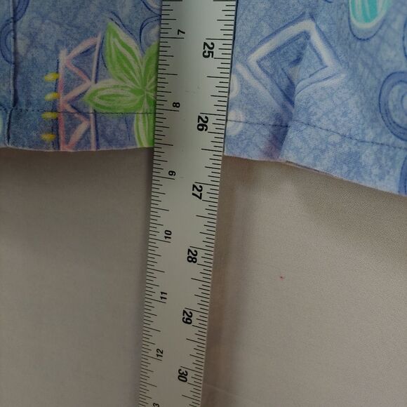 Simply Basic Flower Print Scrub Top Size M Super Soft Blue Medical Nursing - Picture 10 of 10